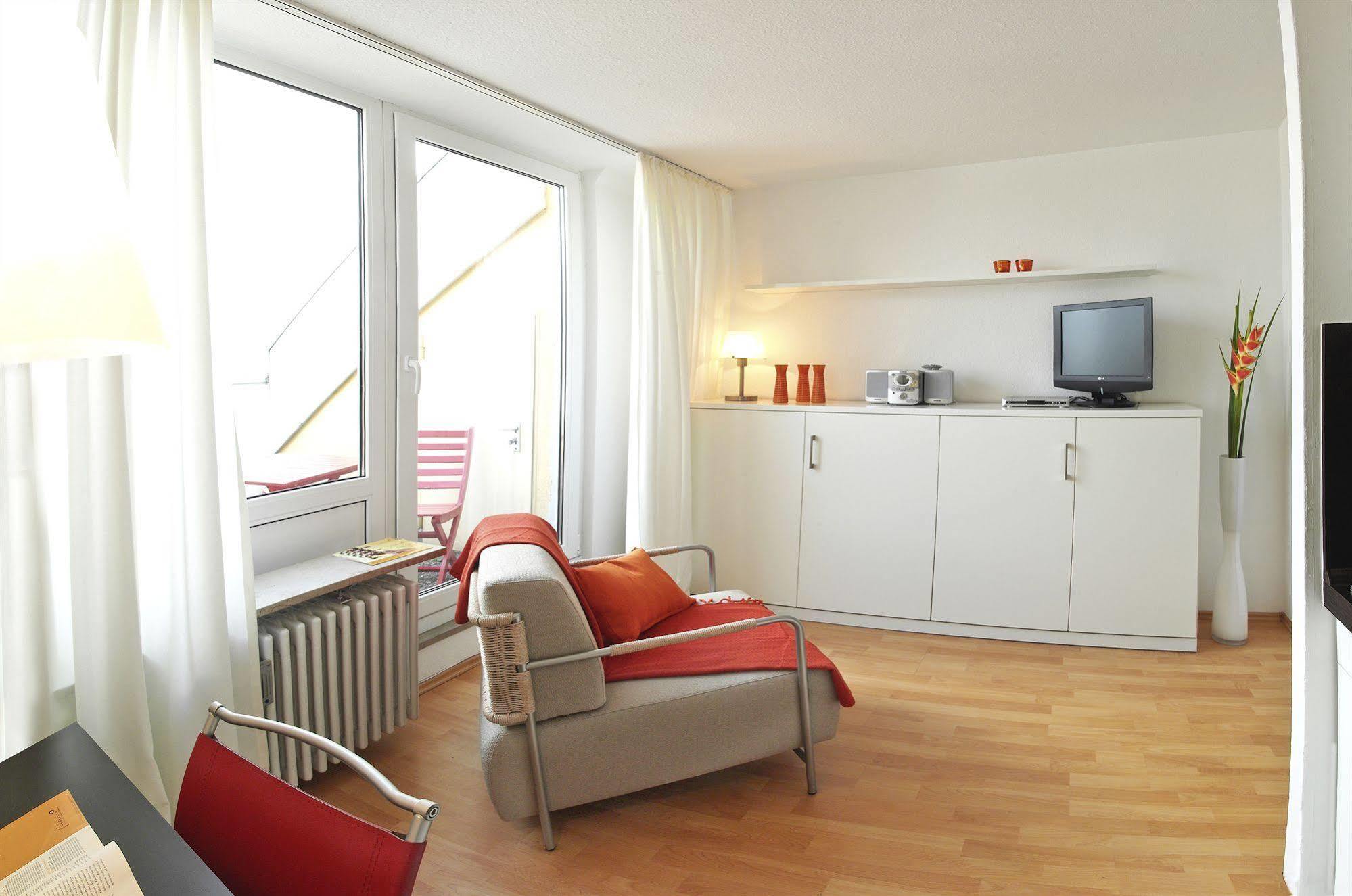 Frederics Muenchen City Schwabing Rum bild