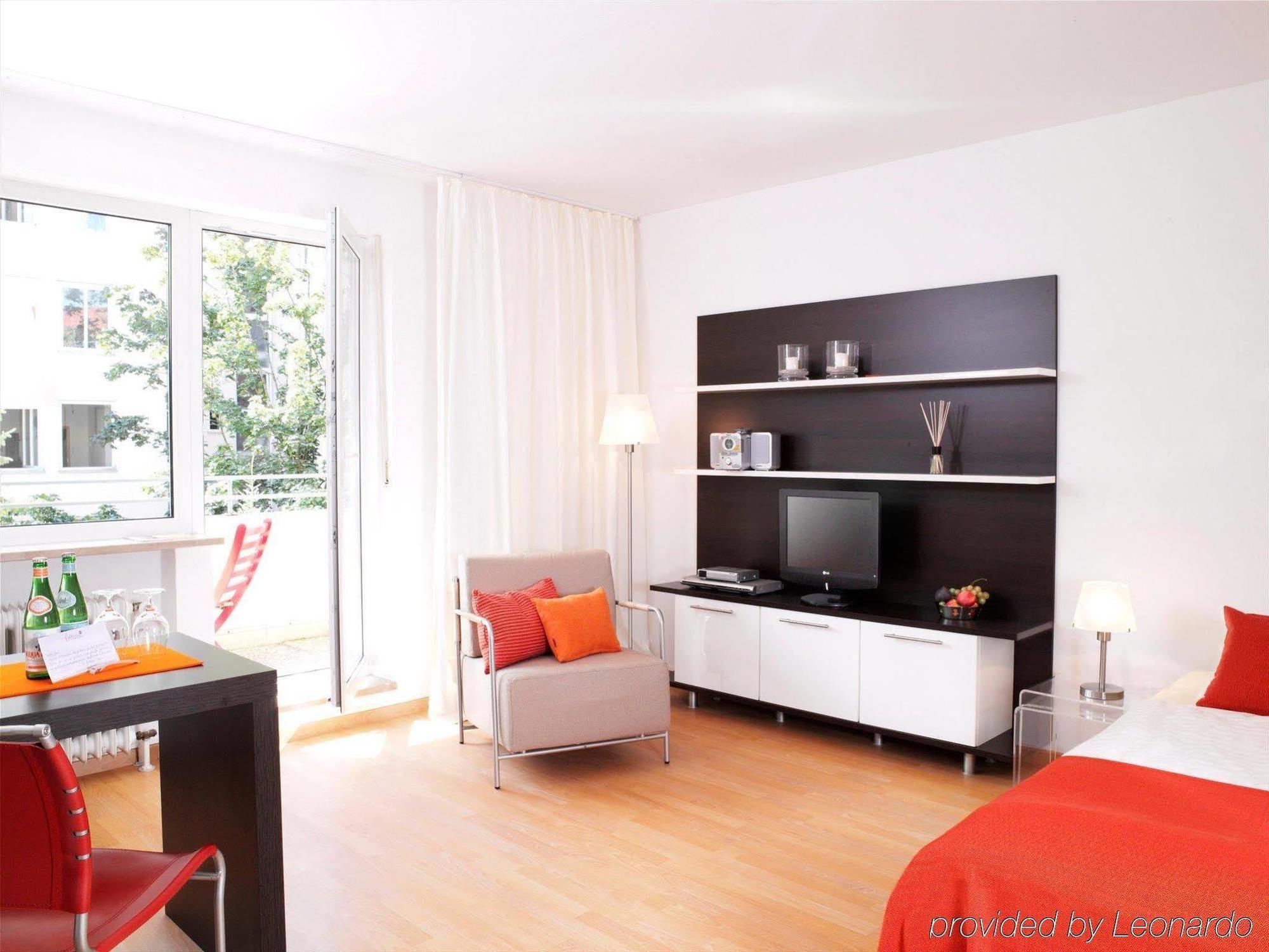 Frederics Muenchen City Schwabing Rum bild